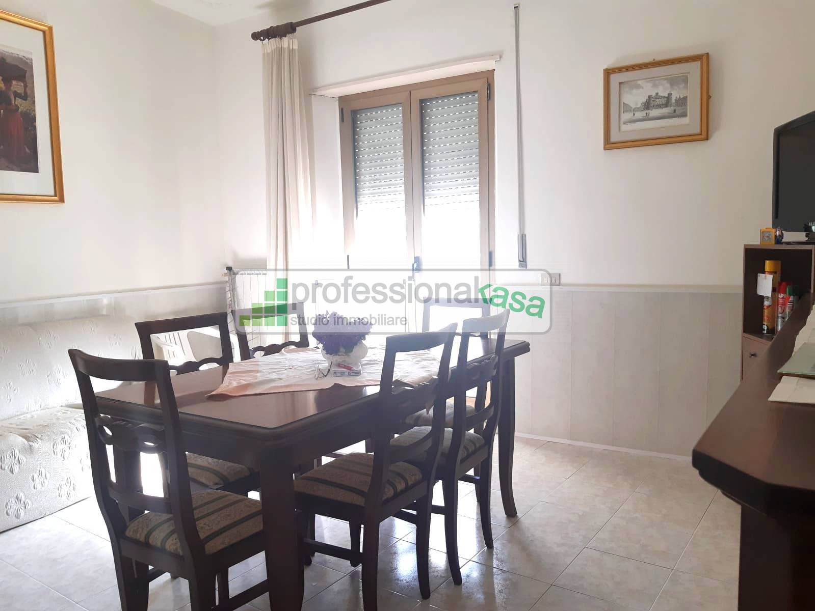 Appartamento con ingresso indipendente in vendita a Vasto, 4 Centrale Commerciale