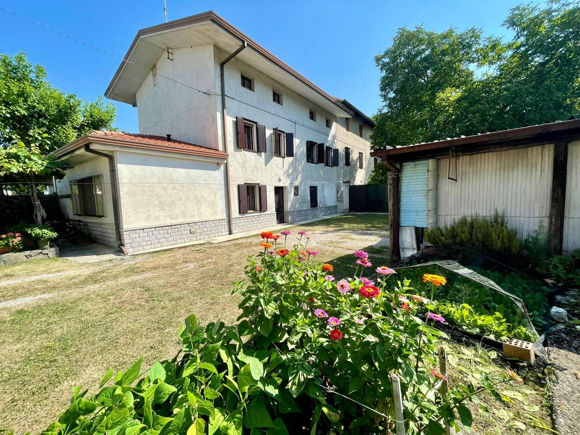 Casa indipendente con box a Doberd del Lago