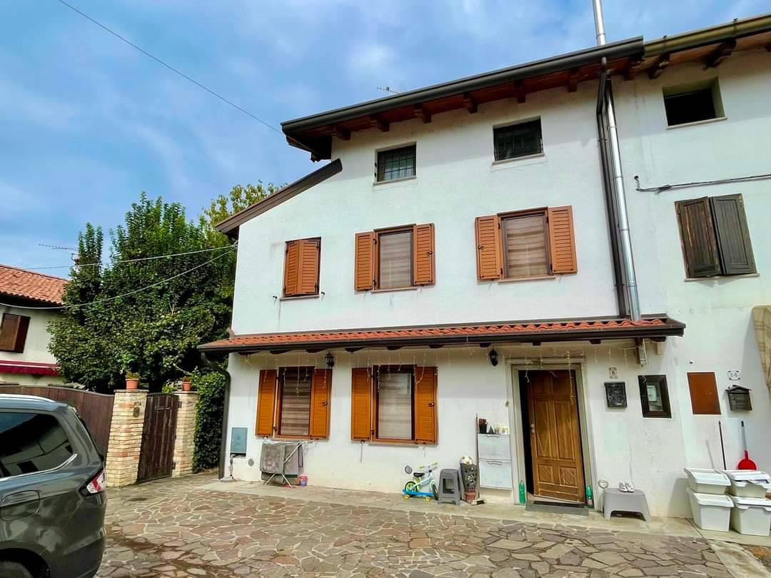 Casa indipendente con terrazzo, San Canzian d'Isonzo pieris