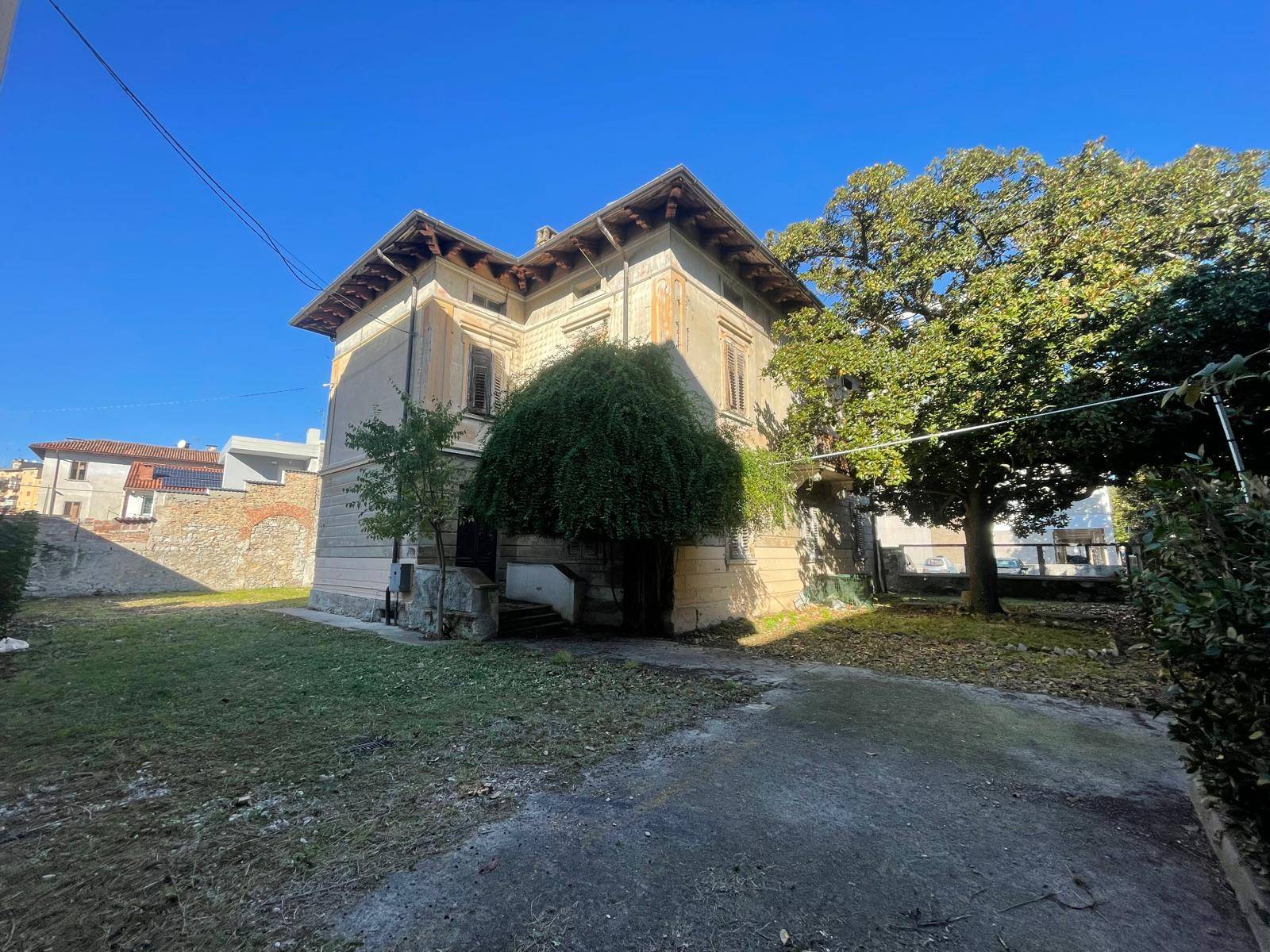 Casa indipendente con terrazzo a Monfalcone