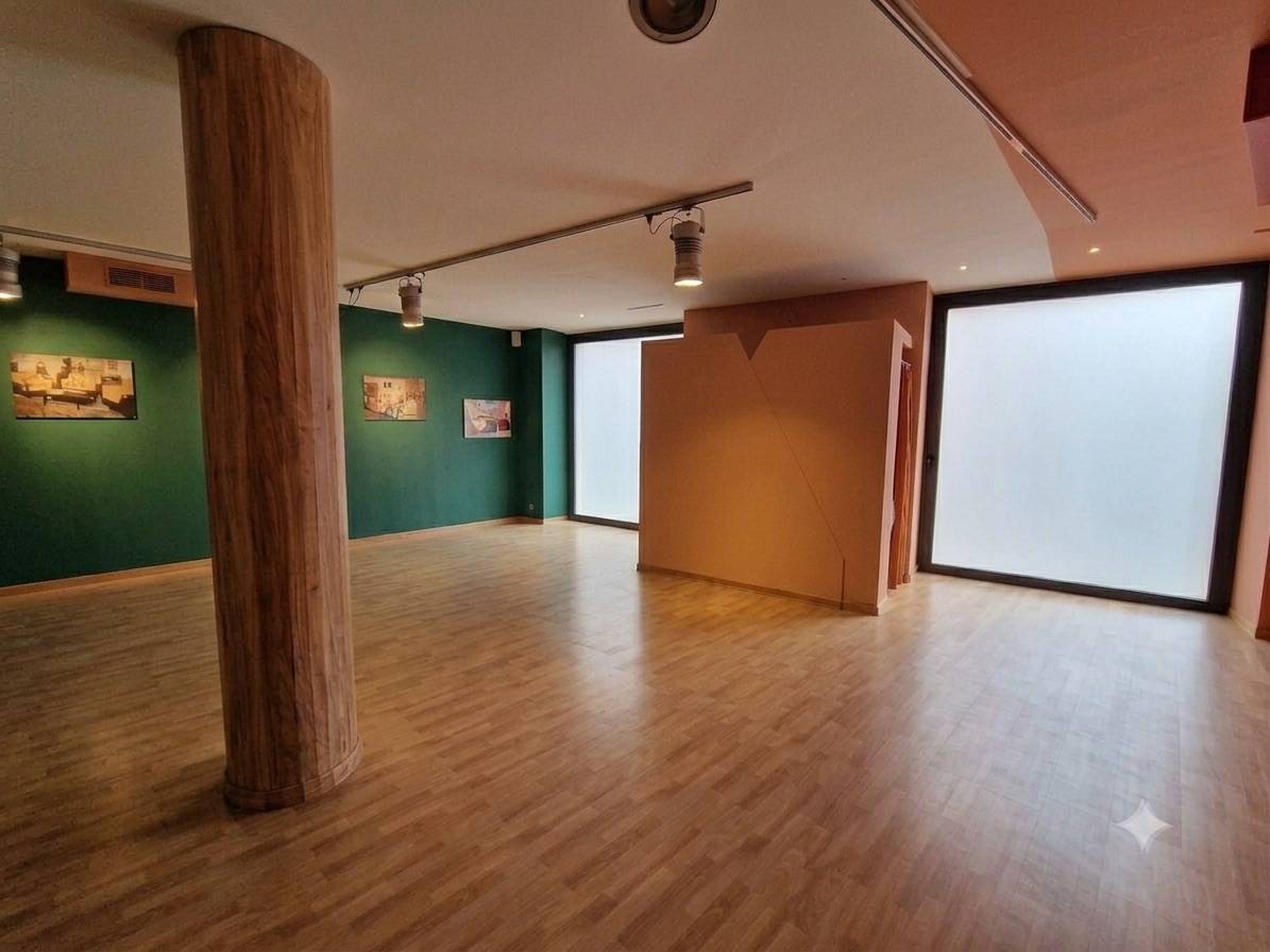 Locale commerciale in vendita a Cormons