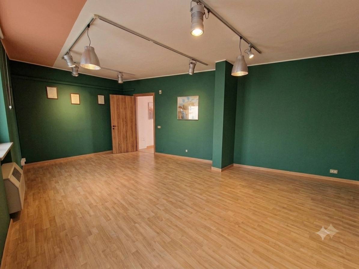 Locale commerciale in vendita a Cormons