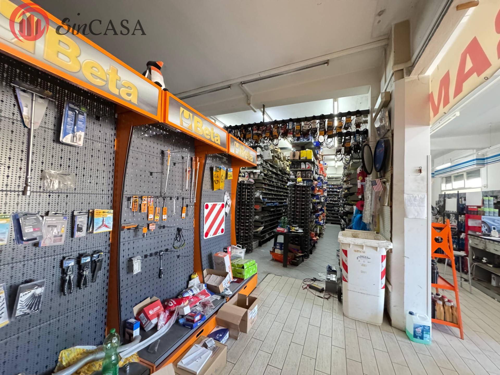 Locale commerciale in vendita a Ladispoli