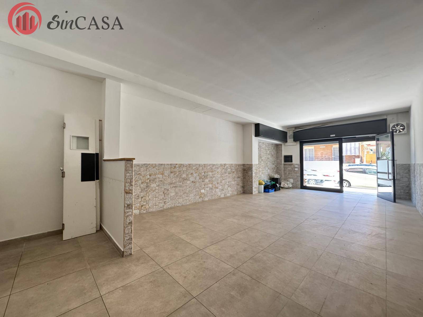 Locale commerciale in affitto a Ladispoli