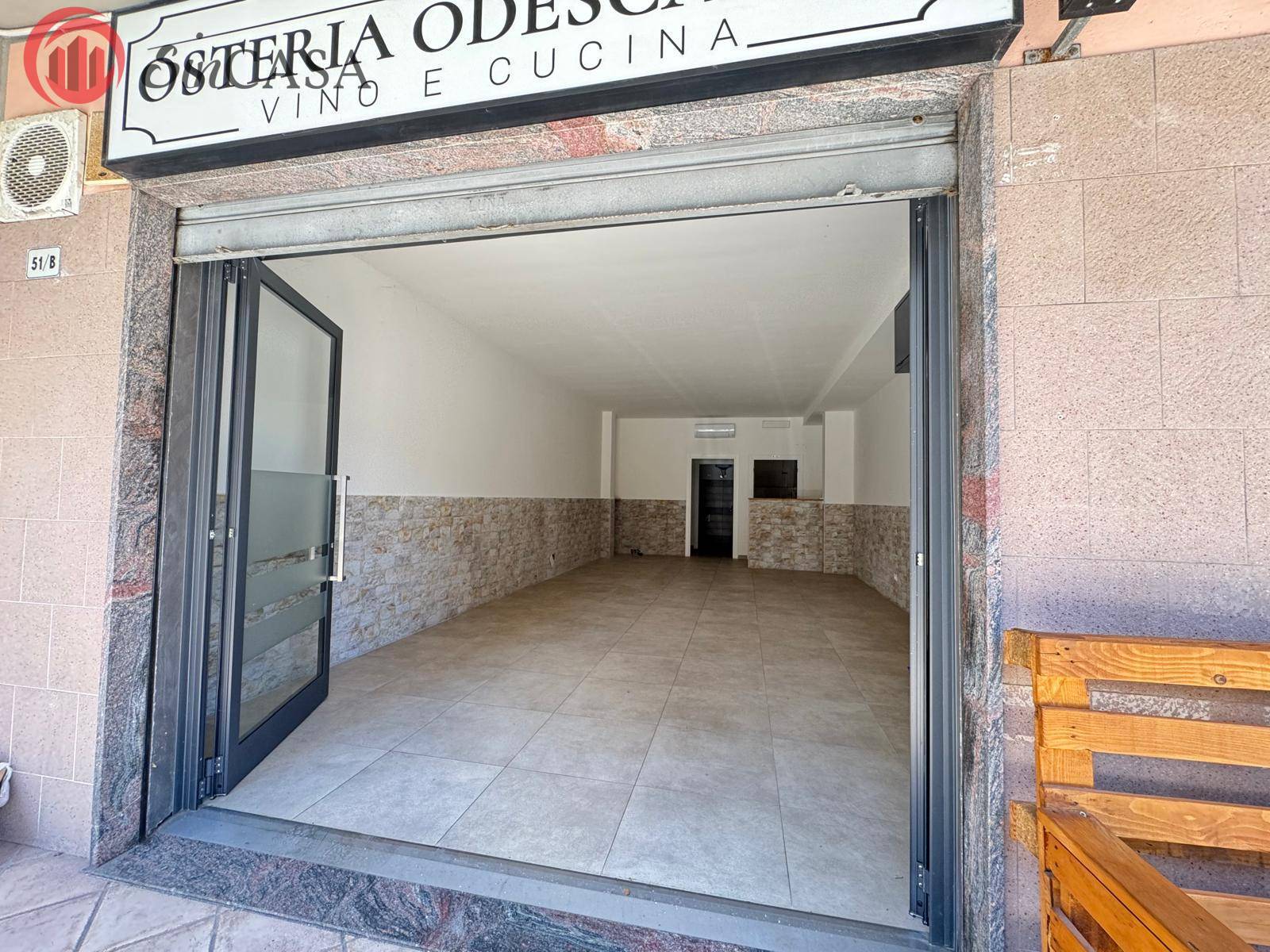 Locale commerciale in affitto a Ladispoli