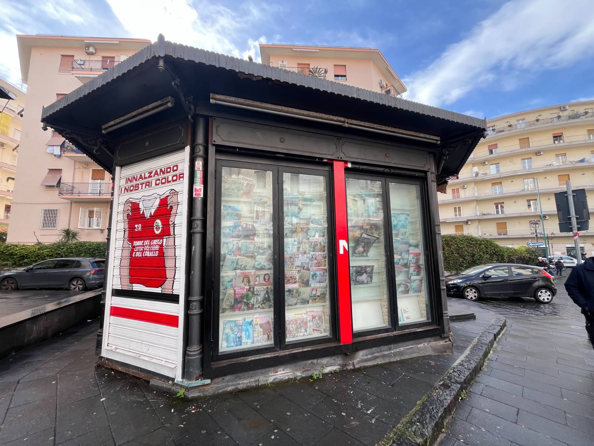 Locale commerciale in vendita a Torre del Greco