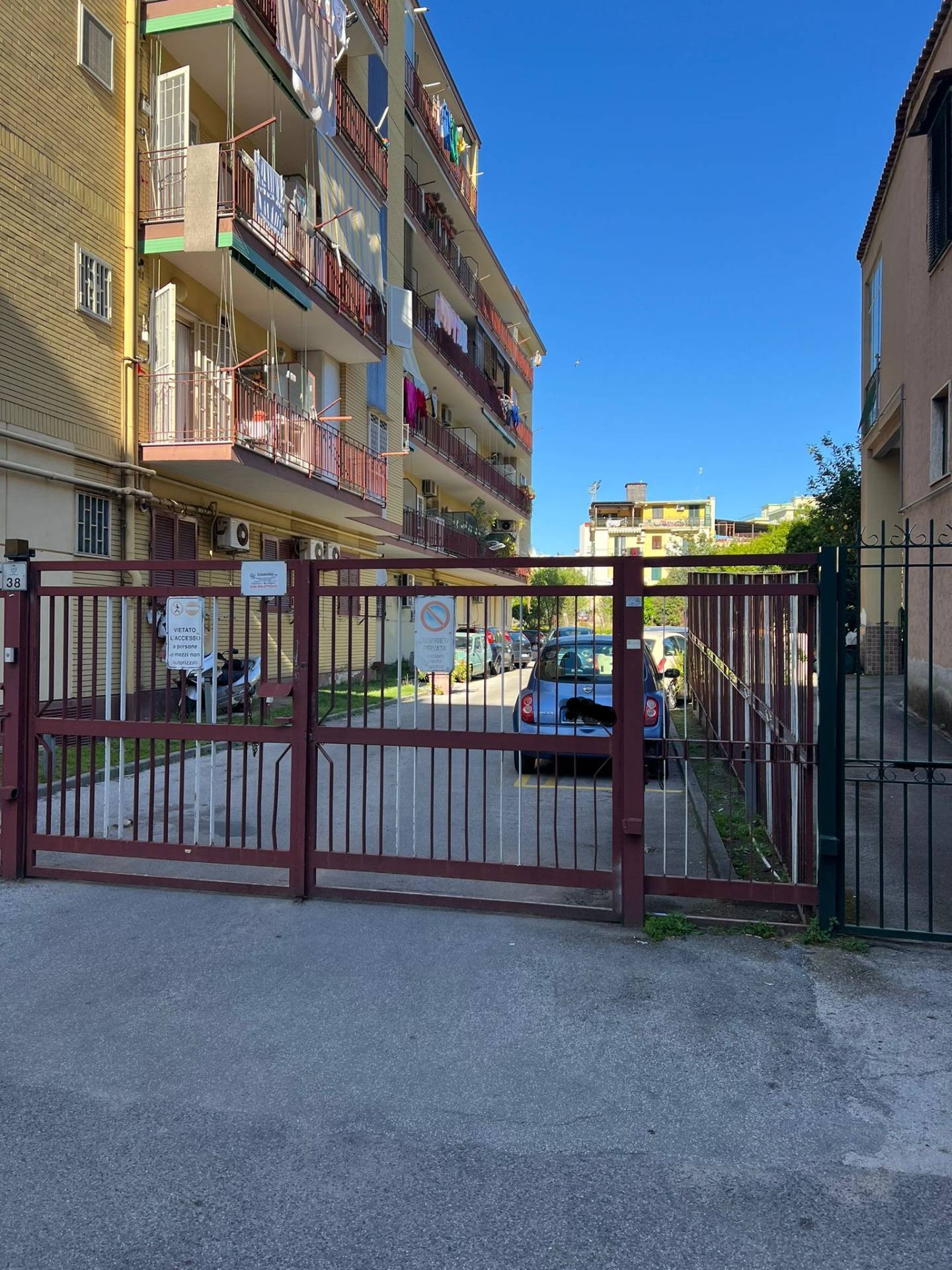 Deposito in vendita a San Giorgio a Cremano