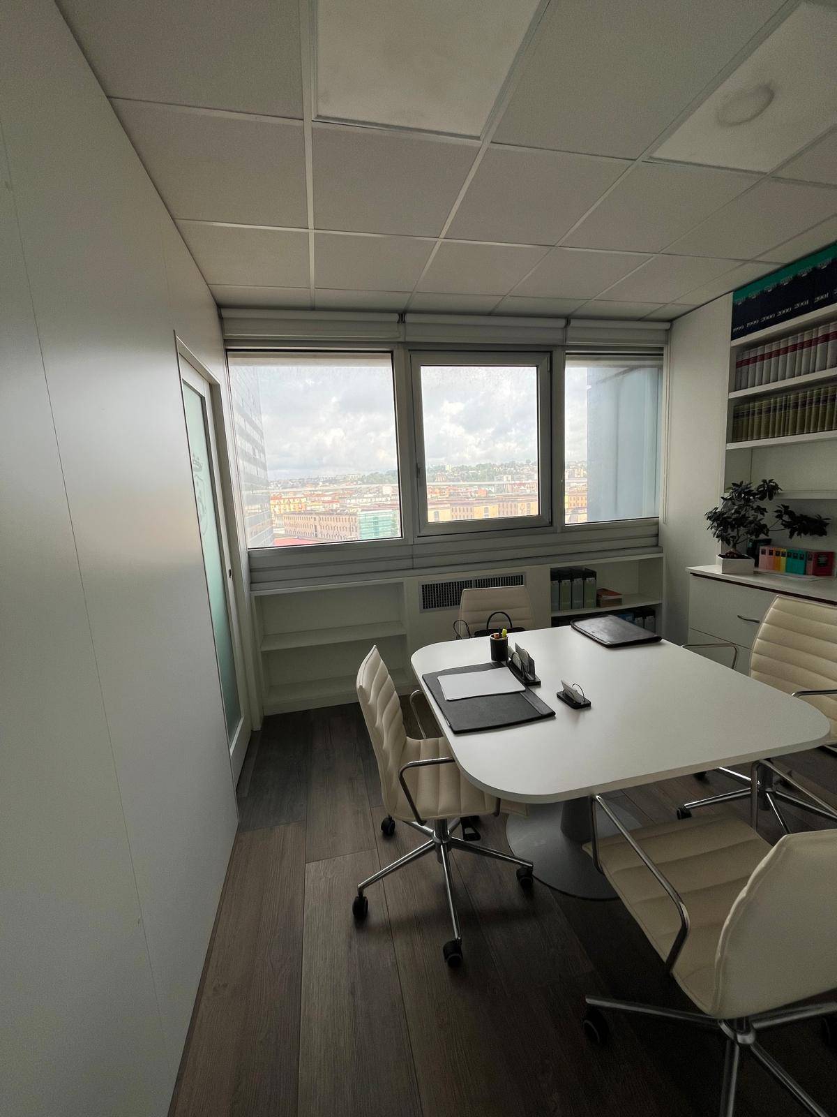 Ufficio in affitto a Napoli