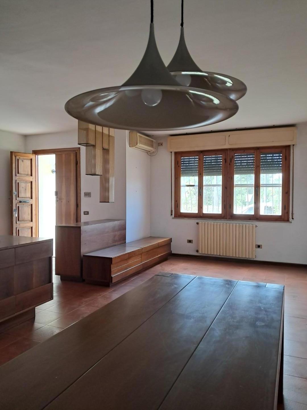 Villa con giardino a Cascina
