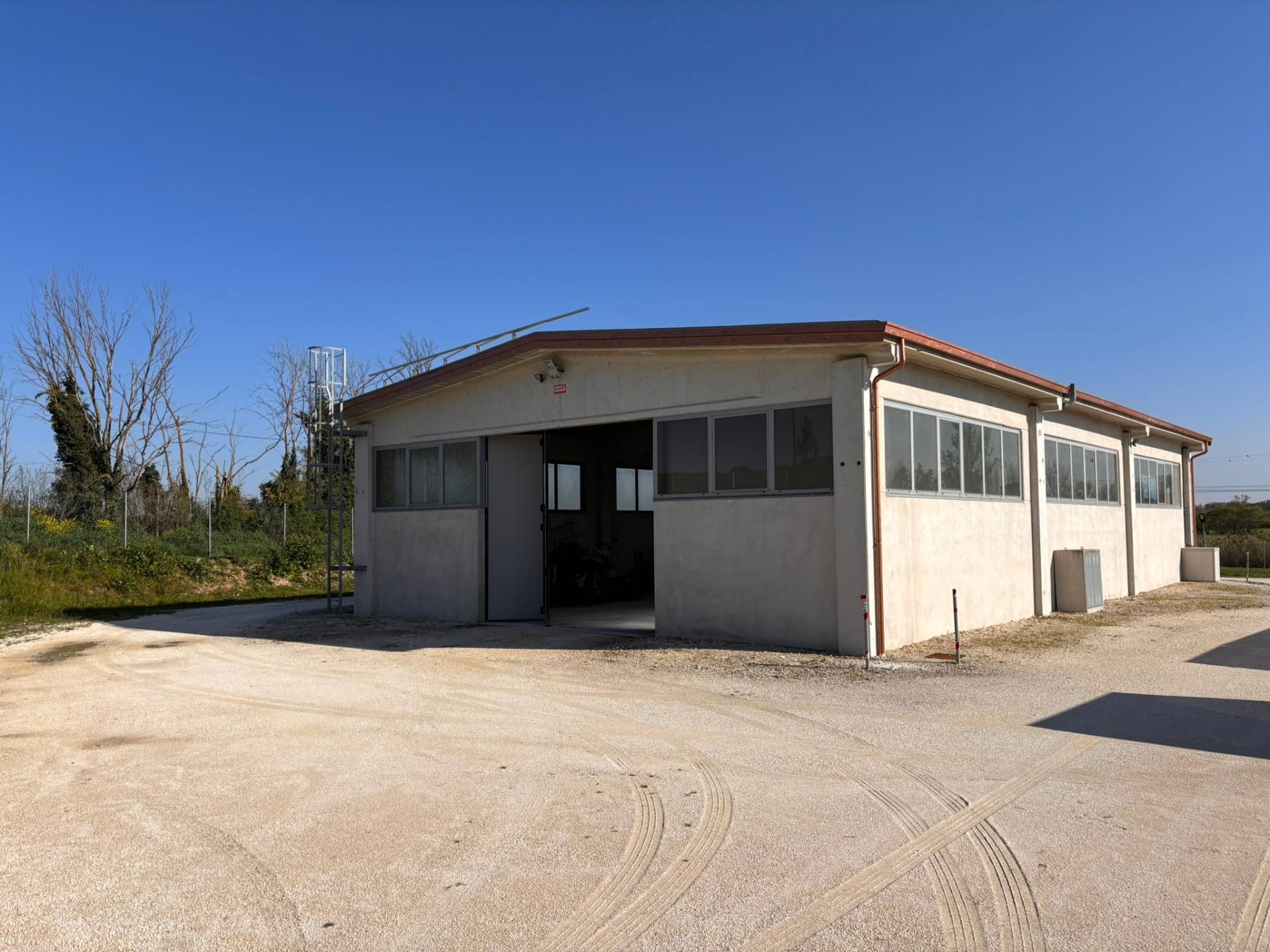 Capannone ad uso agricolo in affitto a Chiaravalle