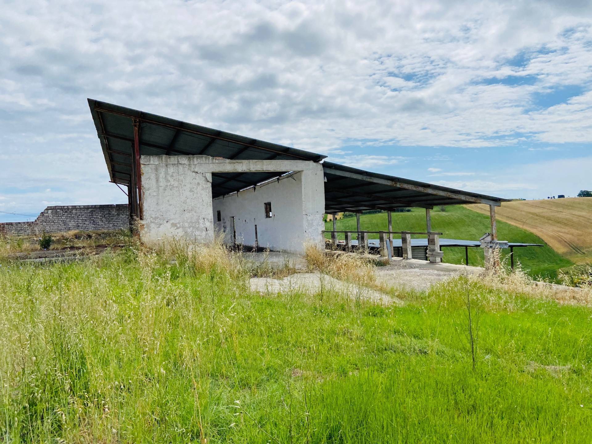 Casolare in vendita a Belvedere Ostrense