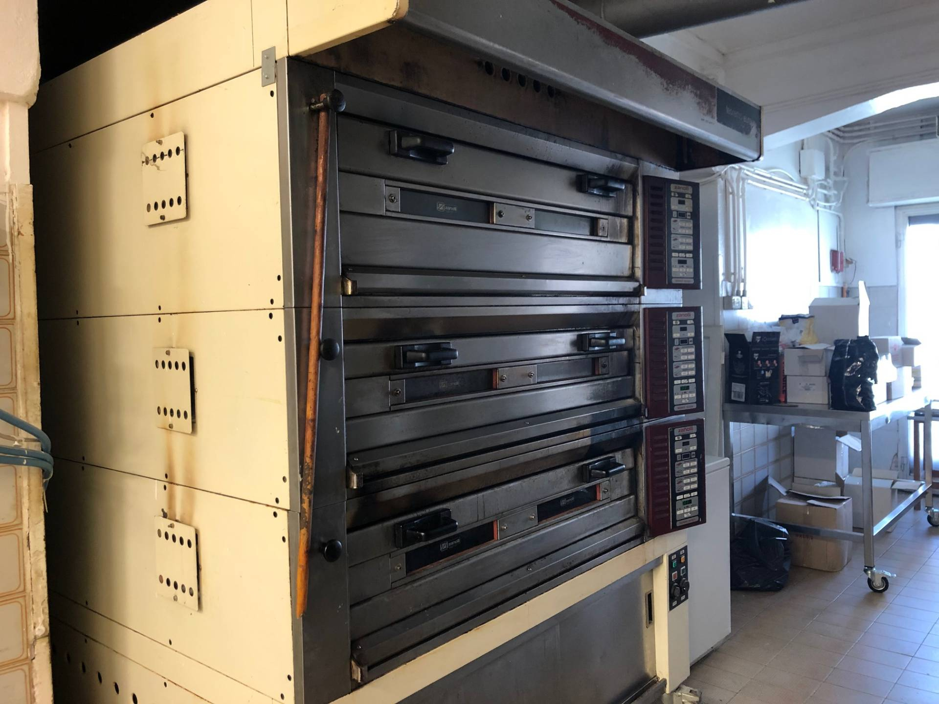 Laboratorio/capannone industriale in vendita a Montemarciano, Marina di Montemarciano