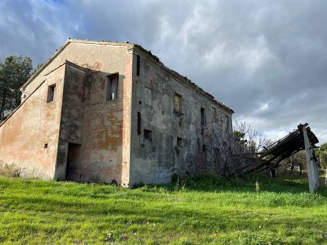 Rustico in vendita a Belvedere Ostrense