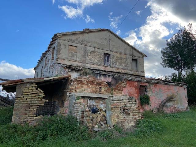 Rustico in vendita a Belvedere Ostrense