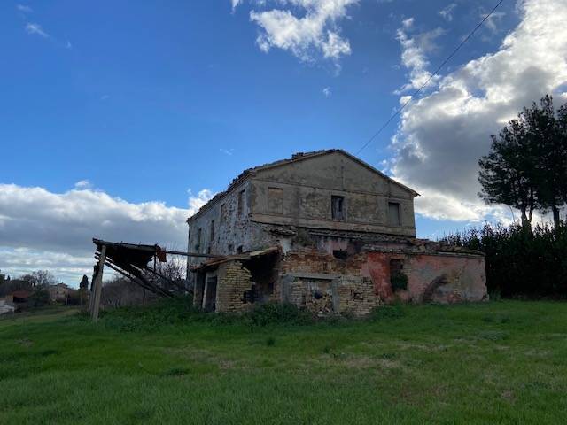 Rustico in vendita a Belvedere Ostrense