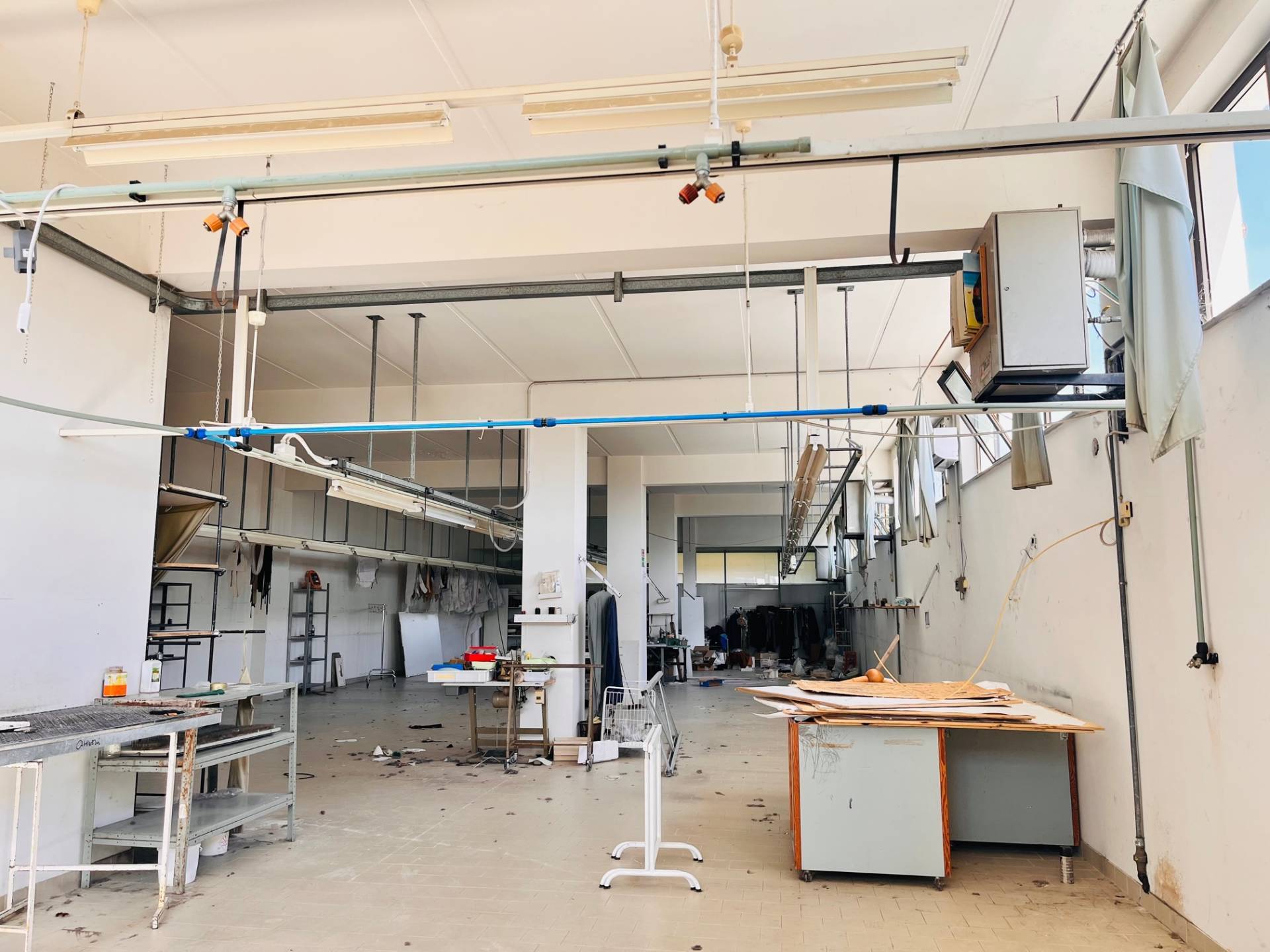 Laboratorio/capannone industriale in affitto a Monte San Vito, Borghetto