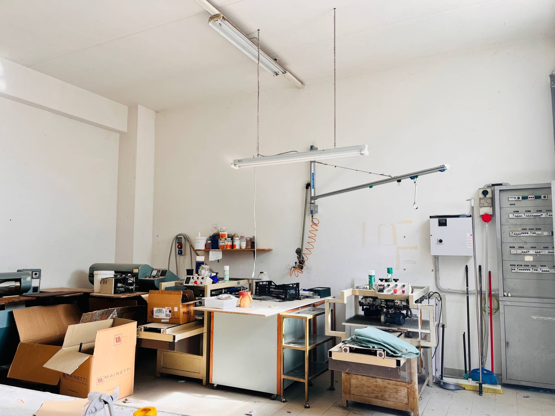 Laboratorio/capannone industriale in affitto a Monte San Vito, Borghetto