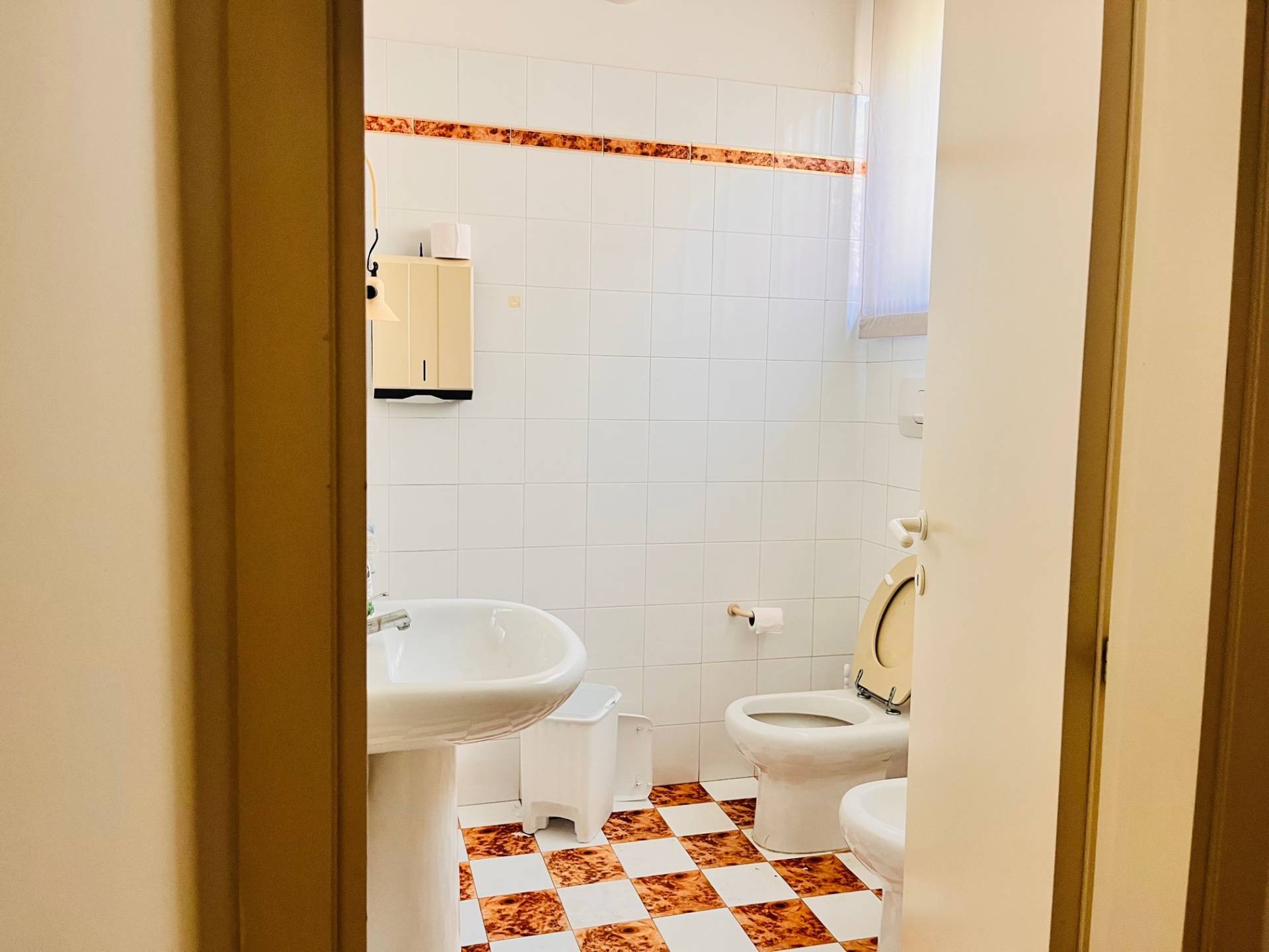 Laboratorio/capannone industriale in affitto a Monte San Vito, Borghetto