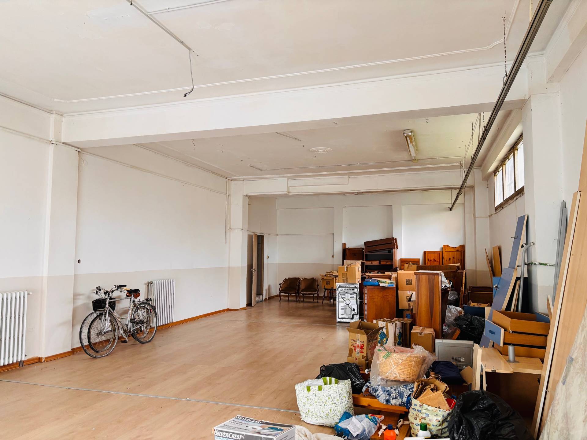 Loacale commerciale misto in vendita a Chiaravalle