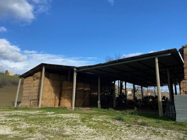 Rustico in vendita a Ostra