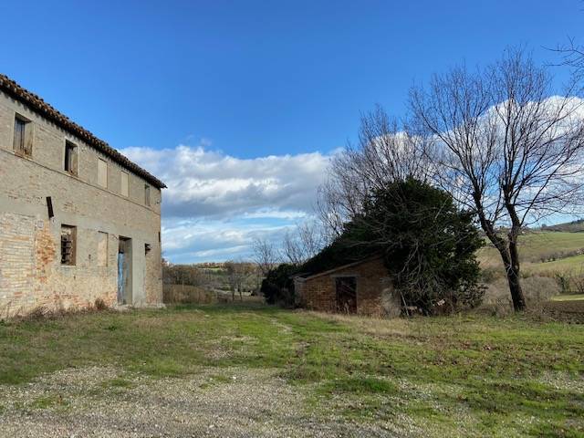 Rustico in vendita a Ostra