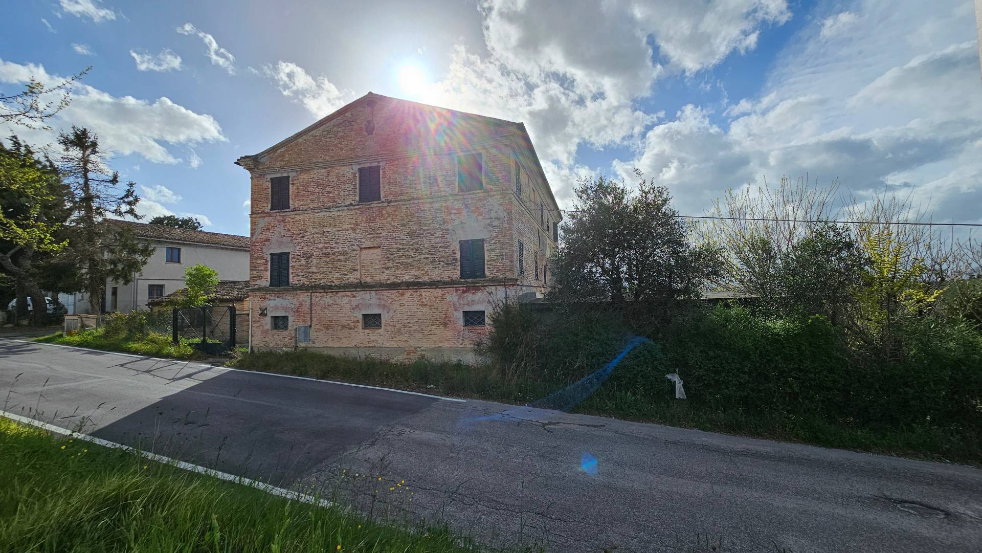 Casolare in vendita a Belvedere Ostrense