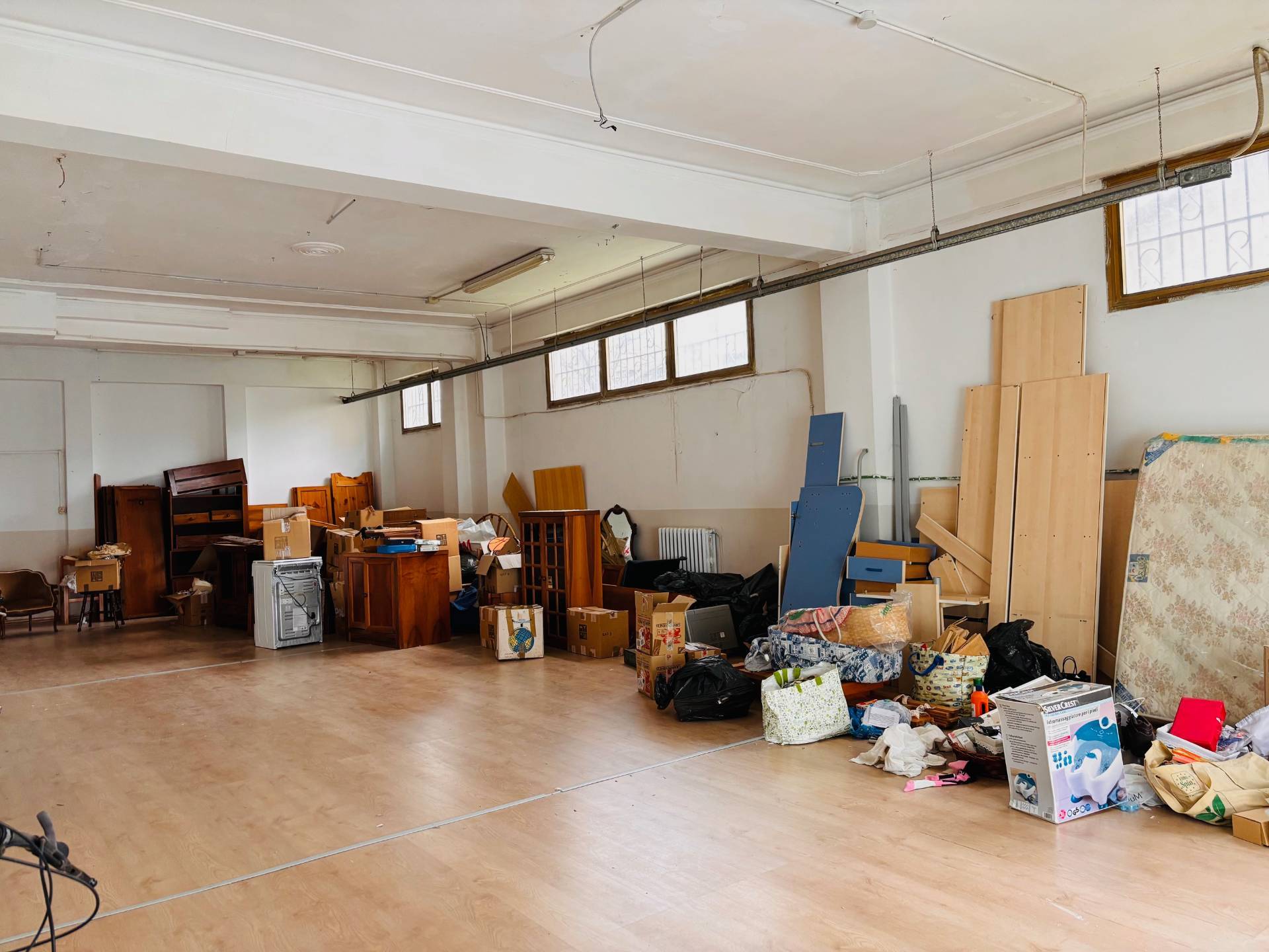 Loacale commerciale misto in vendita a Chiaravalle