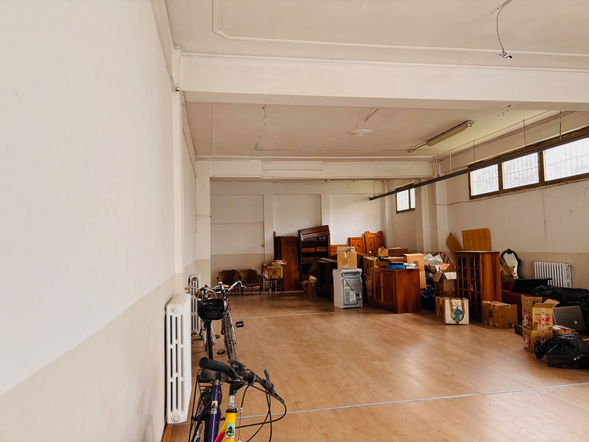 Loacale commerciale misto in vendita a Chiaravalle