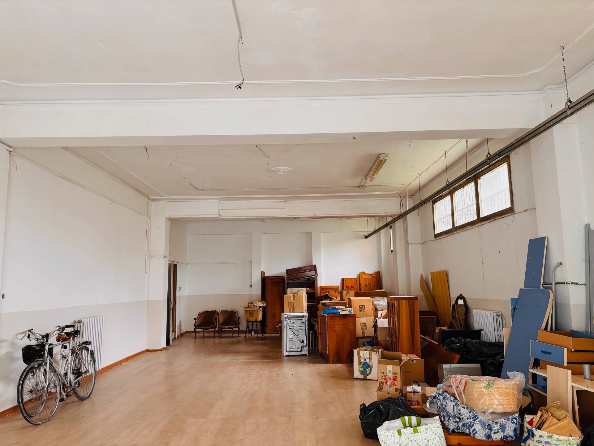 Loacale commerciale misto in vendita a Chiaravalle