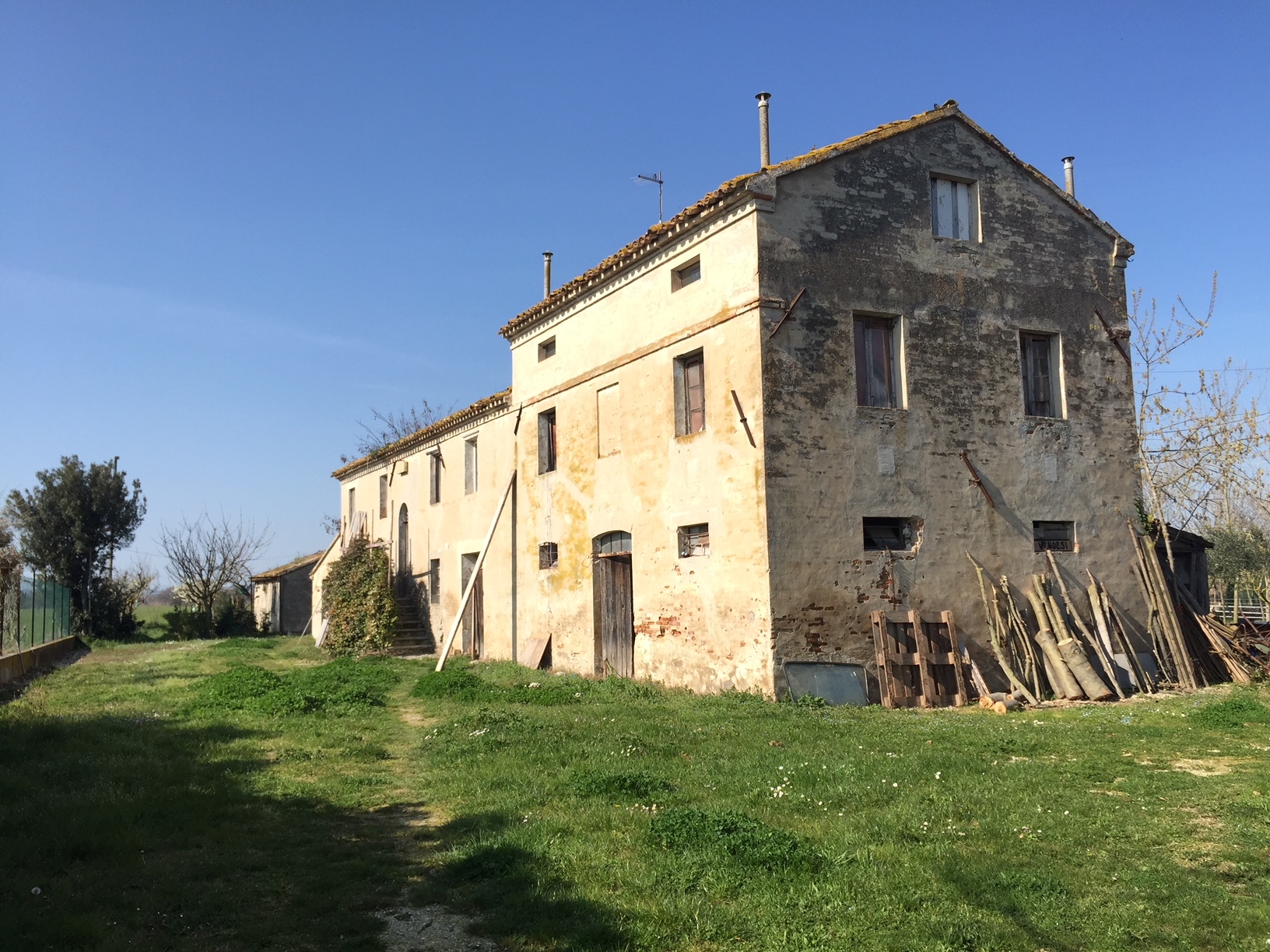 Casolare in vendita a Chiaravalle