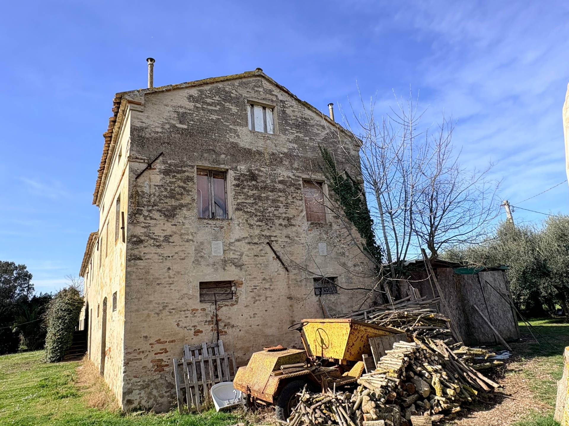 Casolare in vendita a Chiaravalle