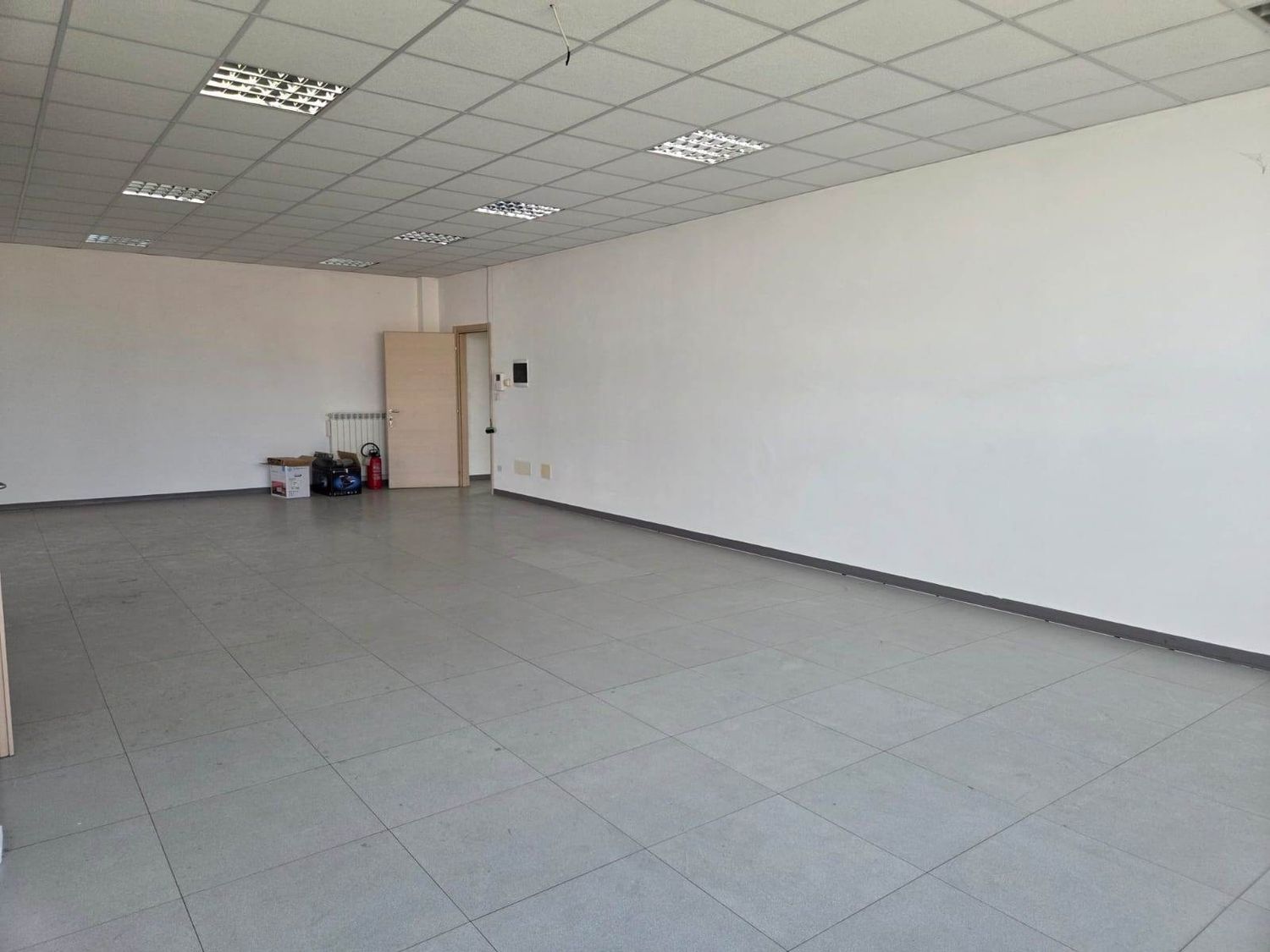 Ufficio in affitto in via valdossola 3, Vimercate