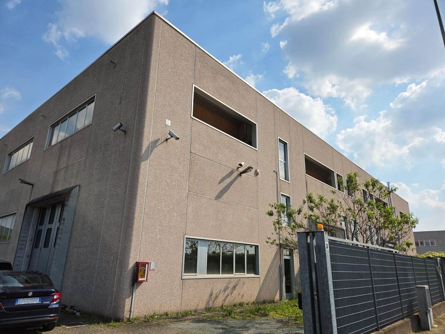 Capannone in vendita in via trento 0, Vimercate