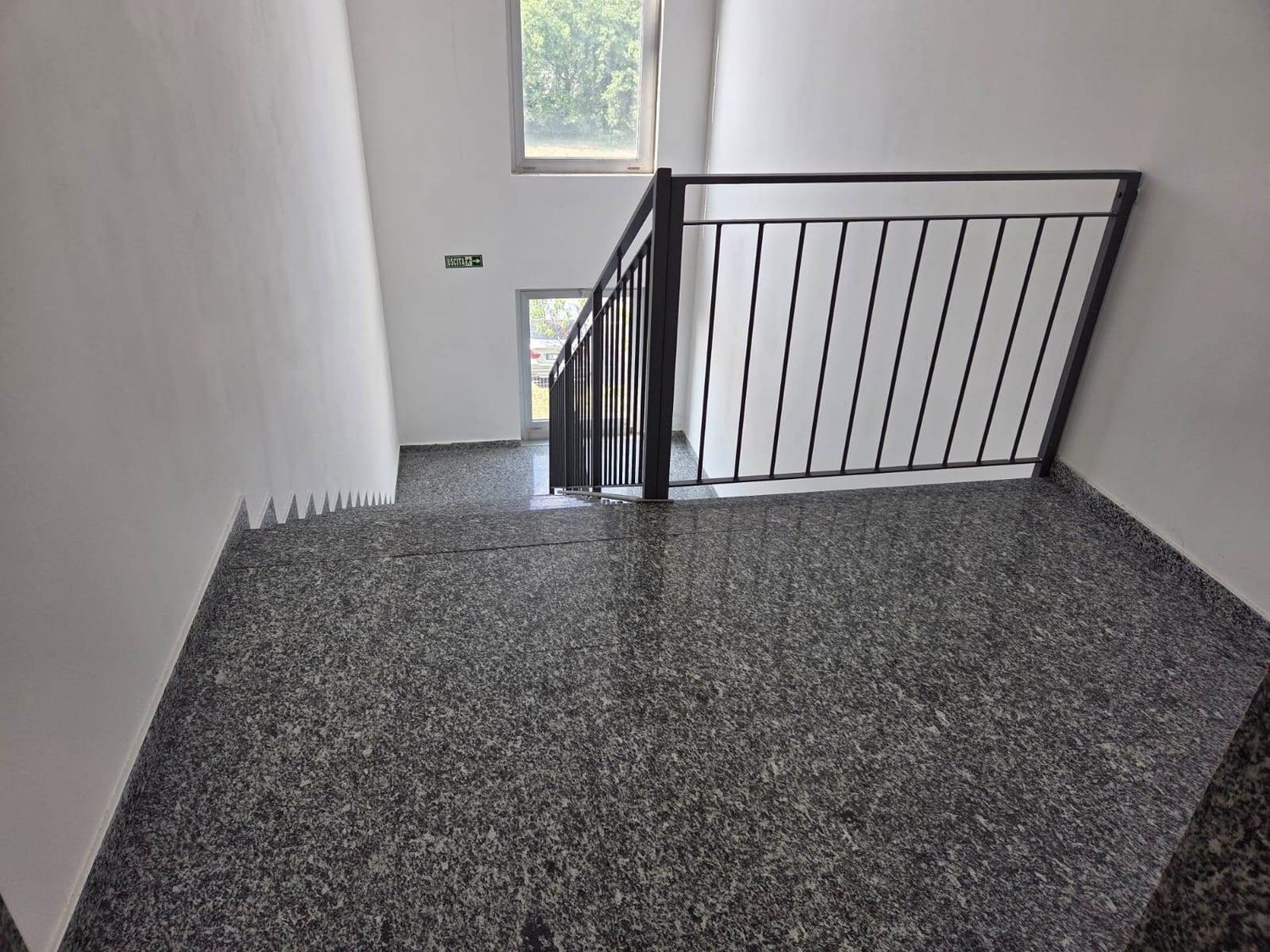 Capannone in vendita in via trento 0, Vimercate