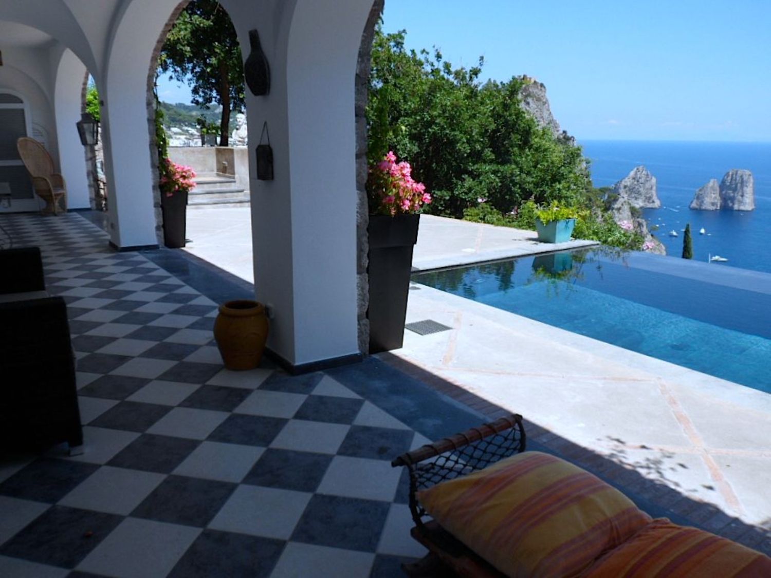 Villa vista mare in via krupp 11, Capri