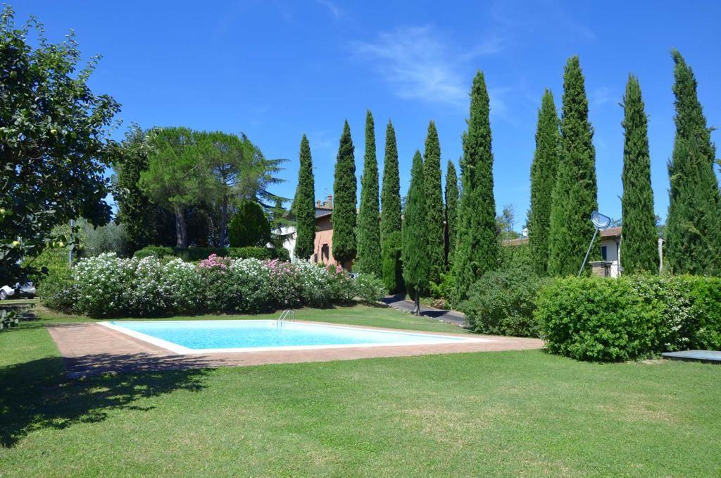 Trilocale con giardino a San Gimignano