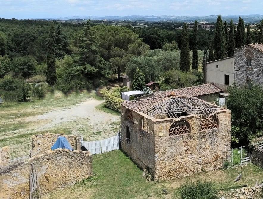 Rustico con giardino a Colle di Val d'Elsa