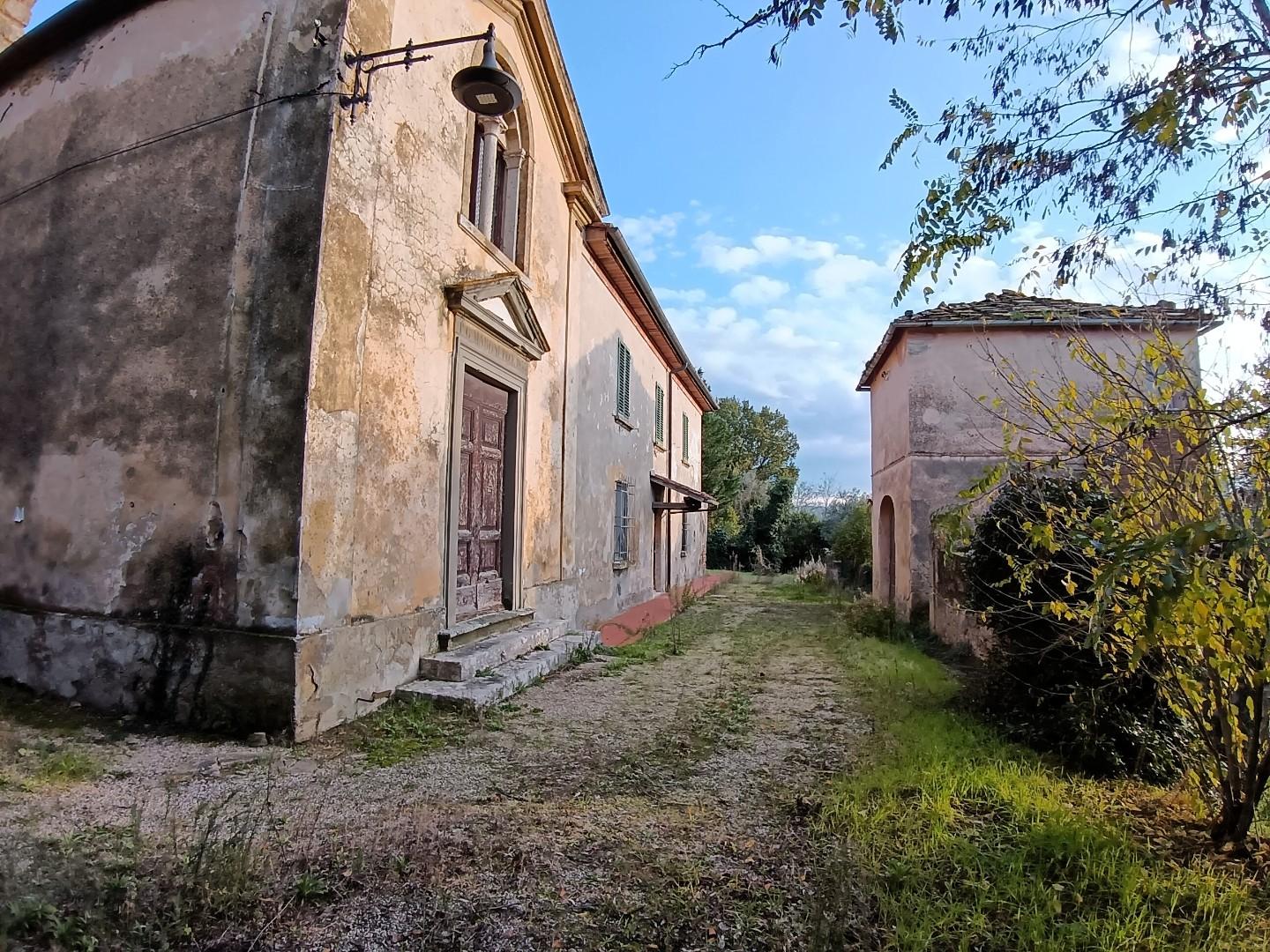 Rustico con giardino a Poggibonsi
