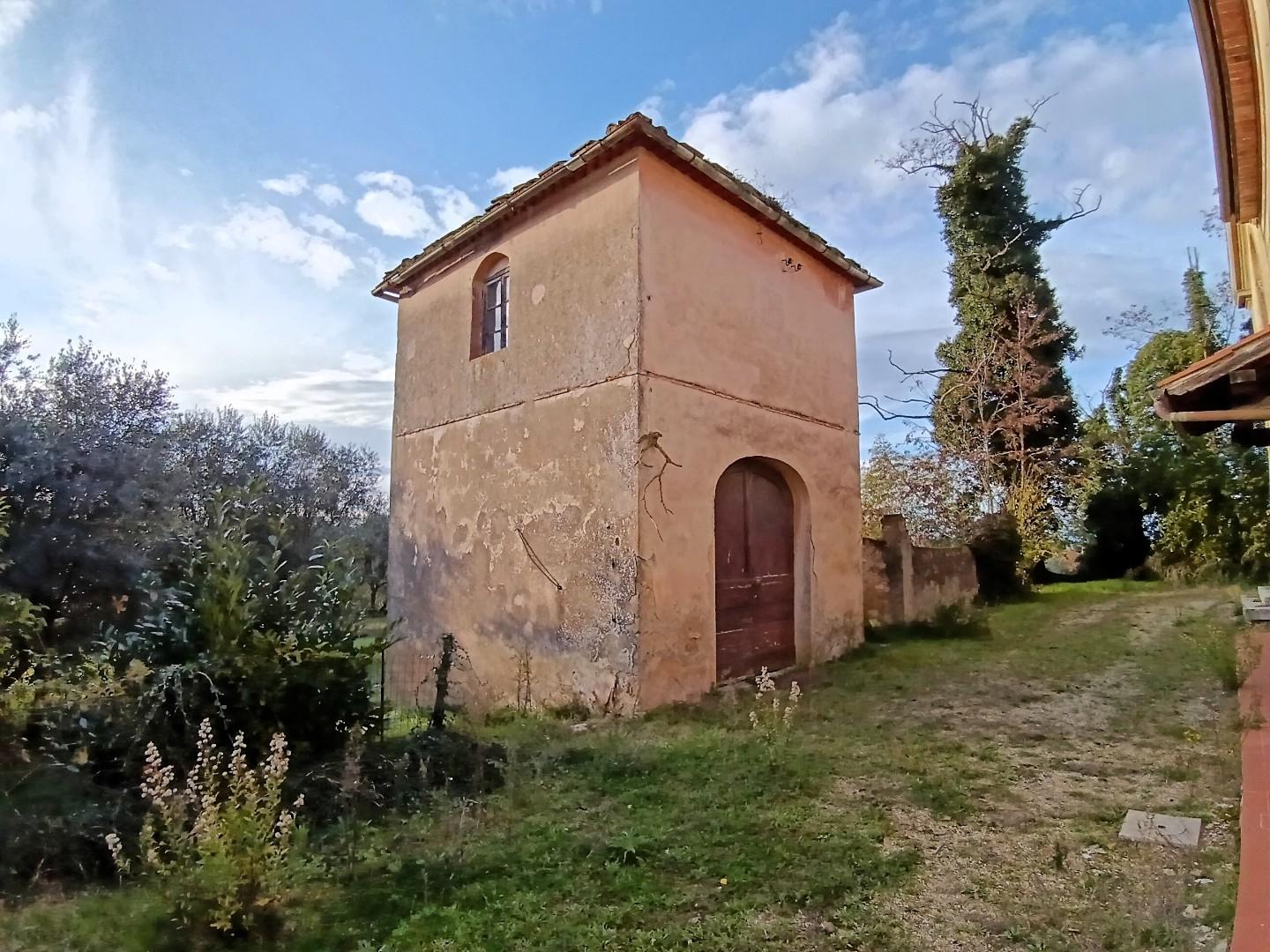 Rustico con giardino a Poggibonsi