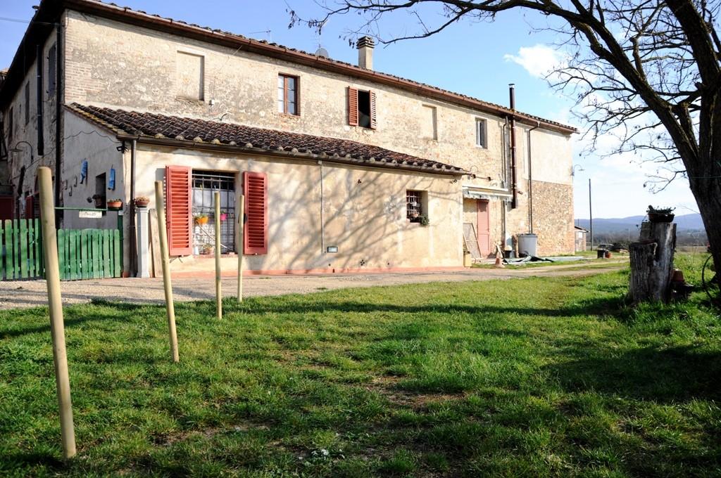 Rustico con giardino a Monteriggioni