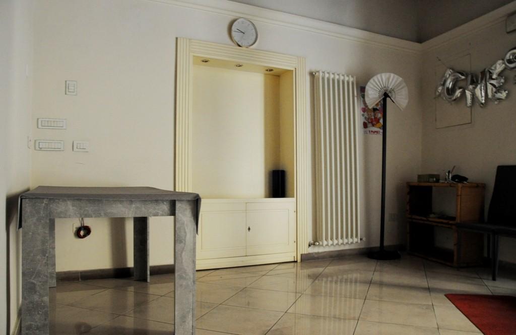 Locale commerciale in vendita a Poggibonsi