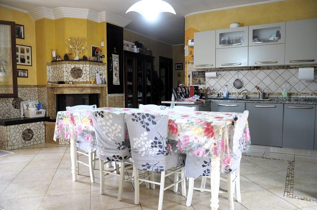 Quadrilocale in vendita, Colle di Val d'Elsa campolungo