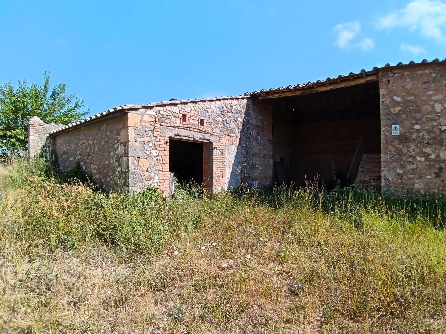 Rustico con giardino a Sovicille