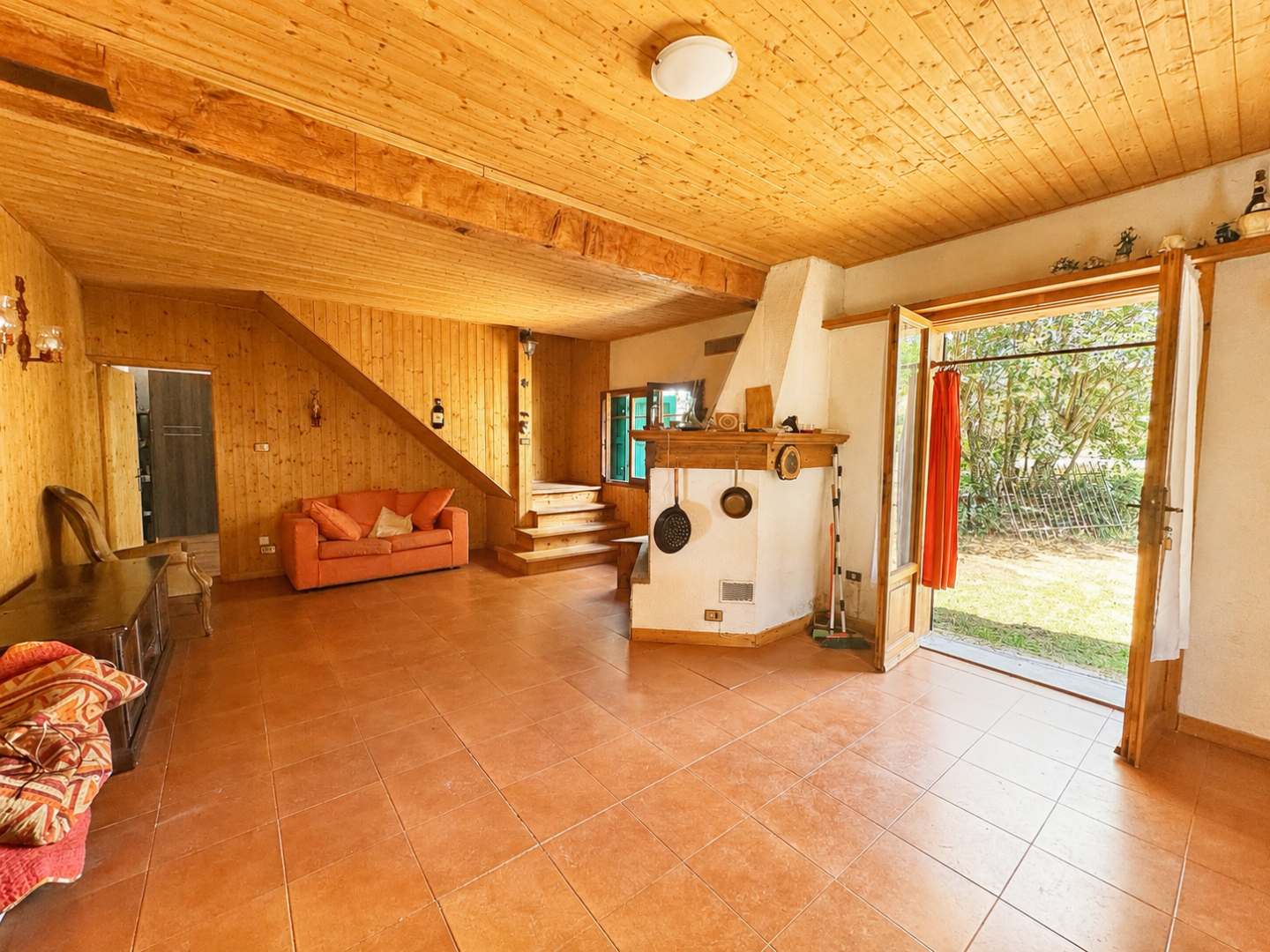 Casa indipendente con giardino a Castel San Niccol�