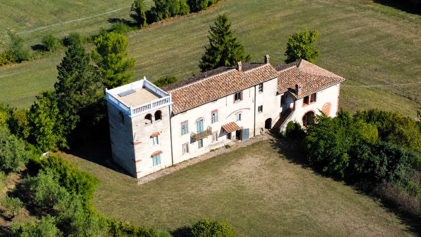 Rustico con giardino a Colle di Val d'Elsa