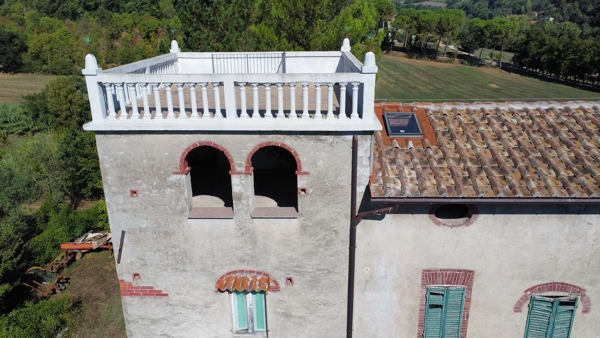 Rustico con giardino a Colle di Val d'Elsa
