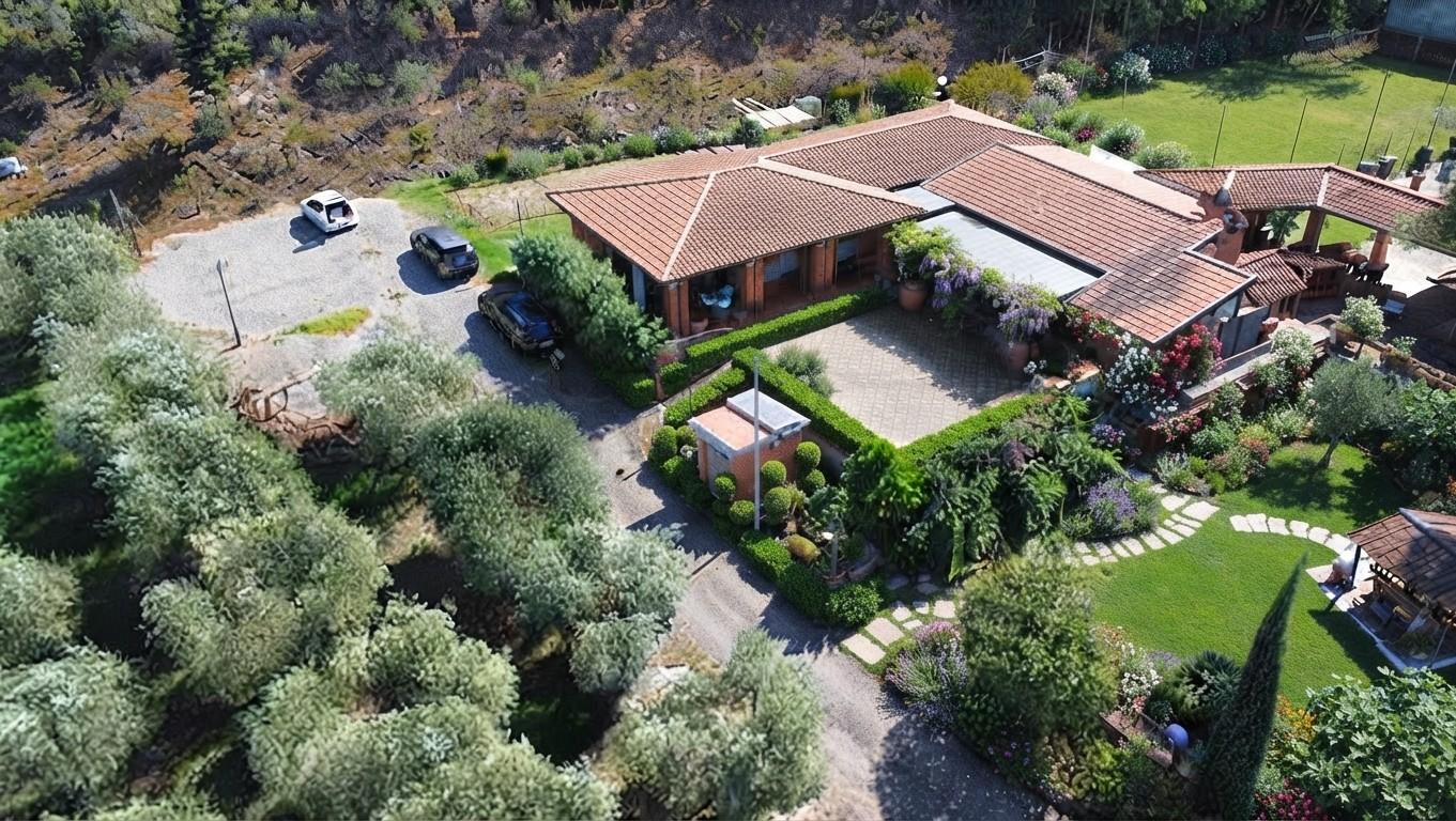 Villa con giardino a Scarlino