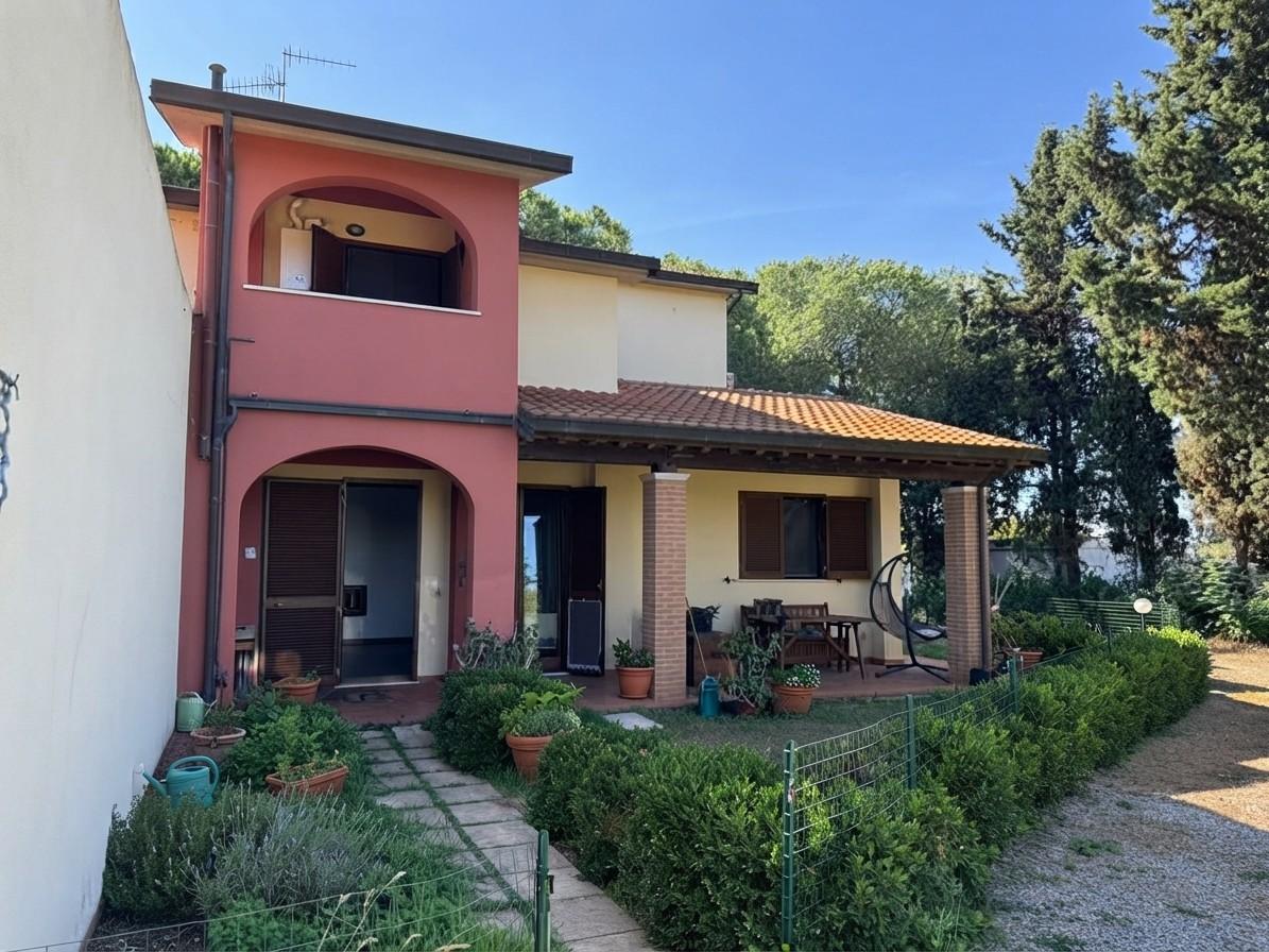 Quadrilocale con giardino a Follonica
