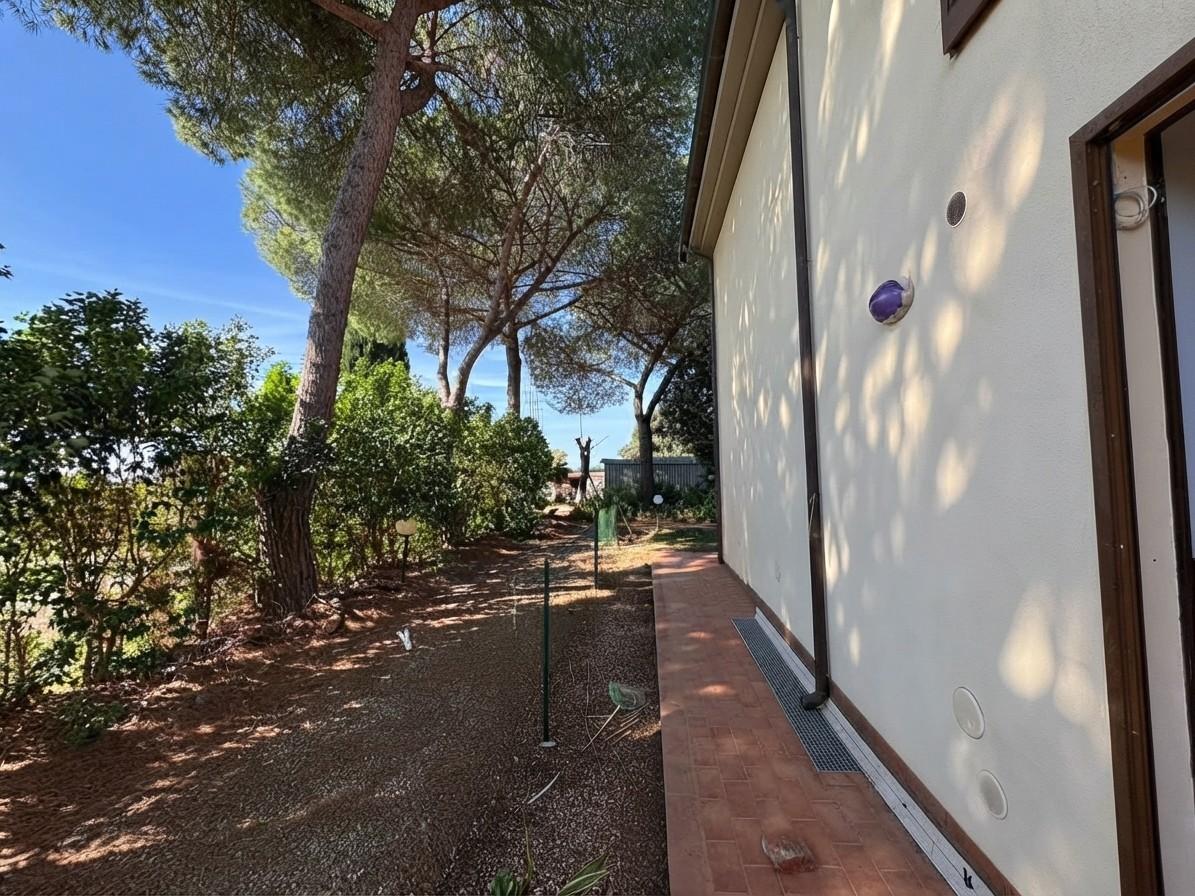 Quadrilocale con giardino a Follonica
