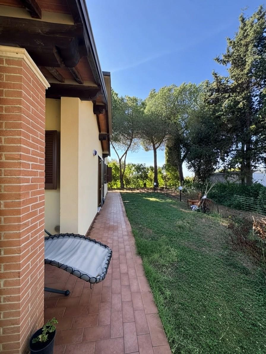 Quadrilocale con giardino a Follonica
